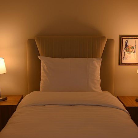 Niche Boutique Hotel Tirana Bagian luar foto