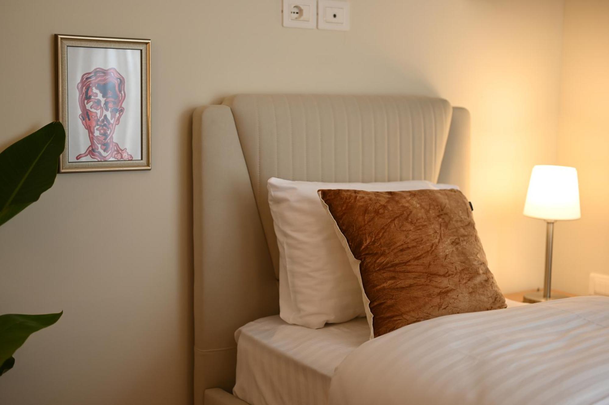 Niche Boutique Hotel Tirana Bagian luar foto